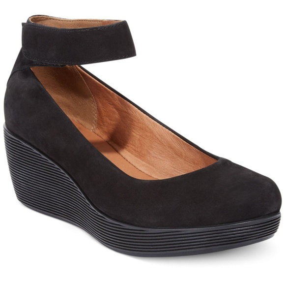 clarks wedge dress shoes